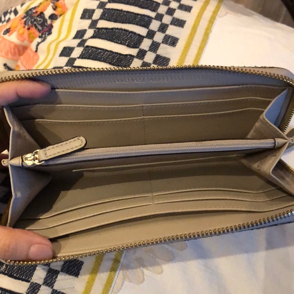 Michael Kors Snake Print wallet SOLD EBay - Picture 7 of 9